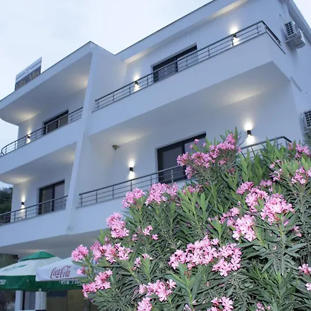 Mia * Sarandë